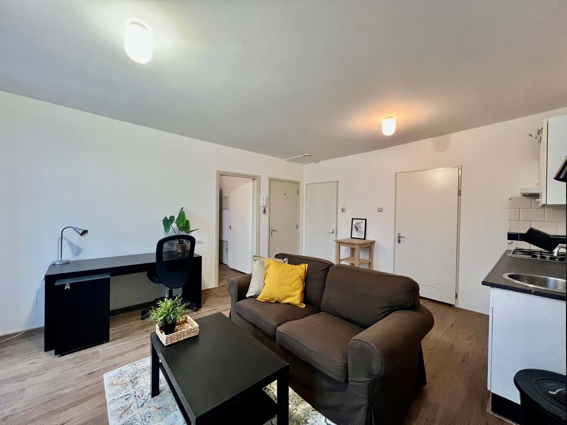 Woning aan de West-Kruiskade te Rotterdam