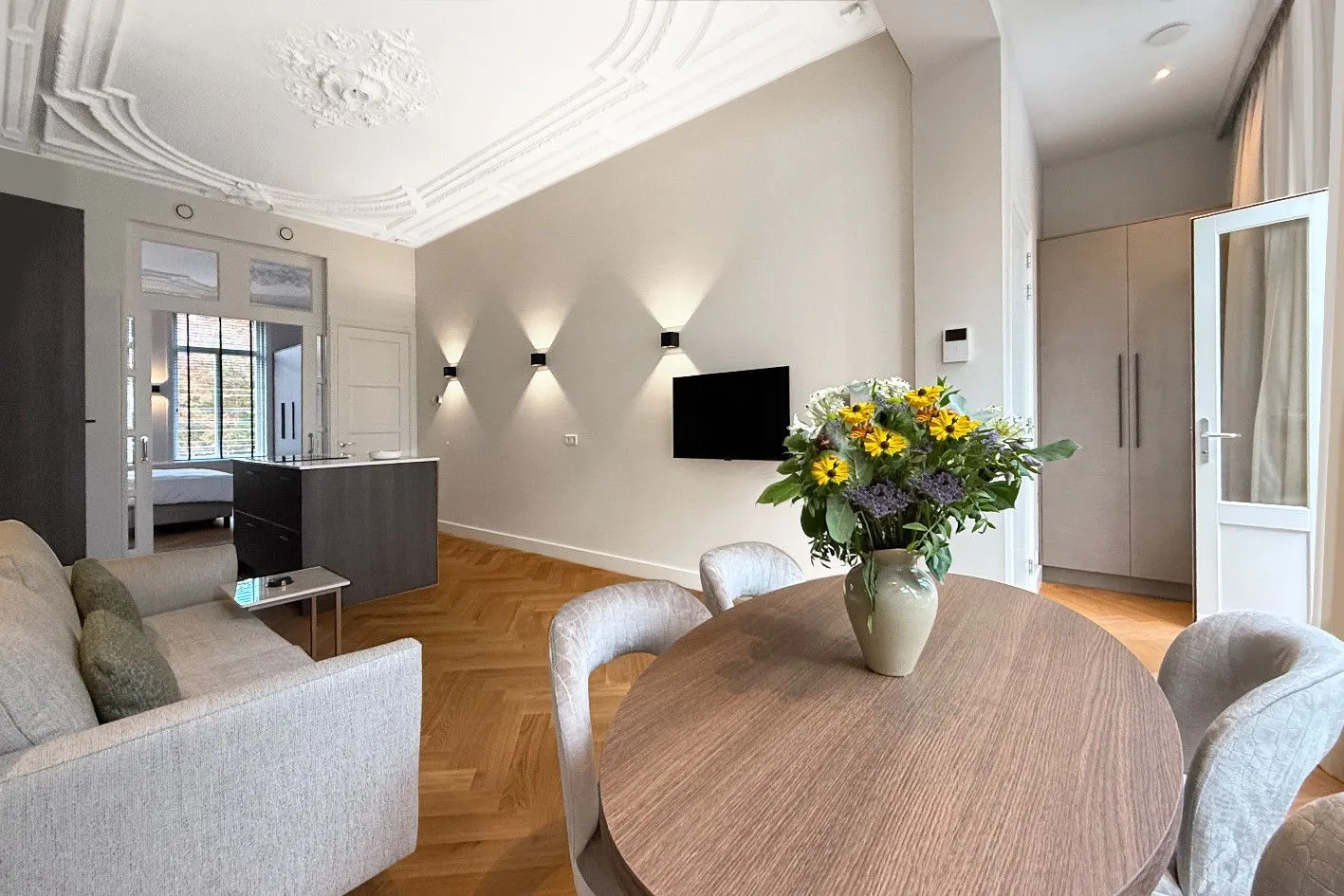 Woning aan de Nassauplein te Den Haag