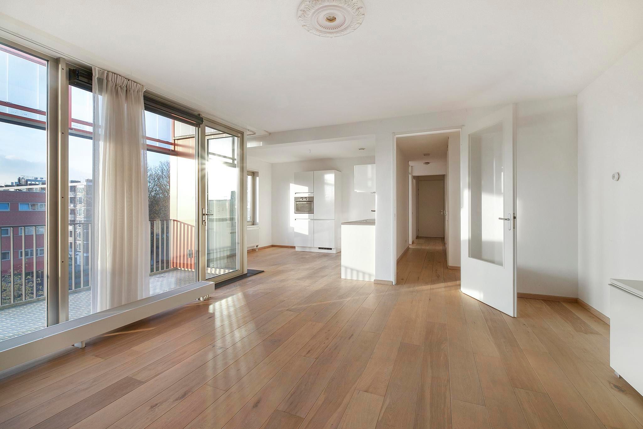 Woning aan de Kwintsheulstraat te Amsterdam