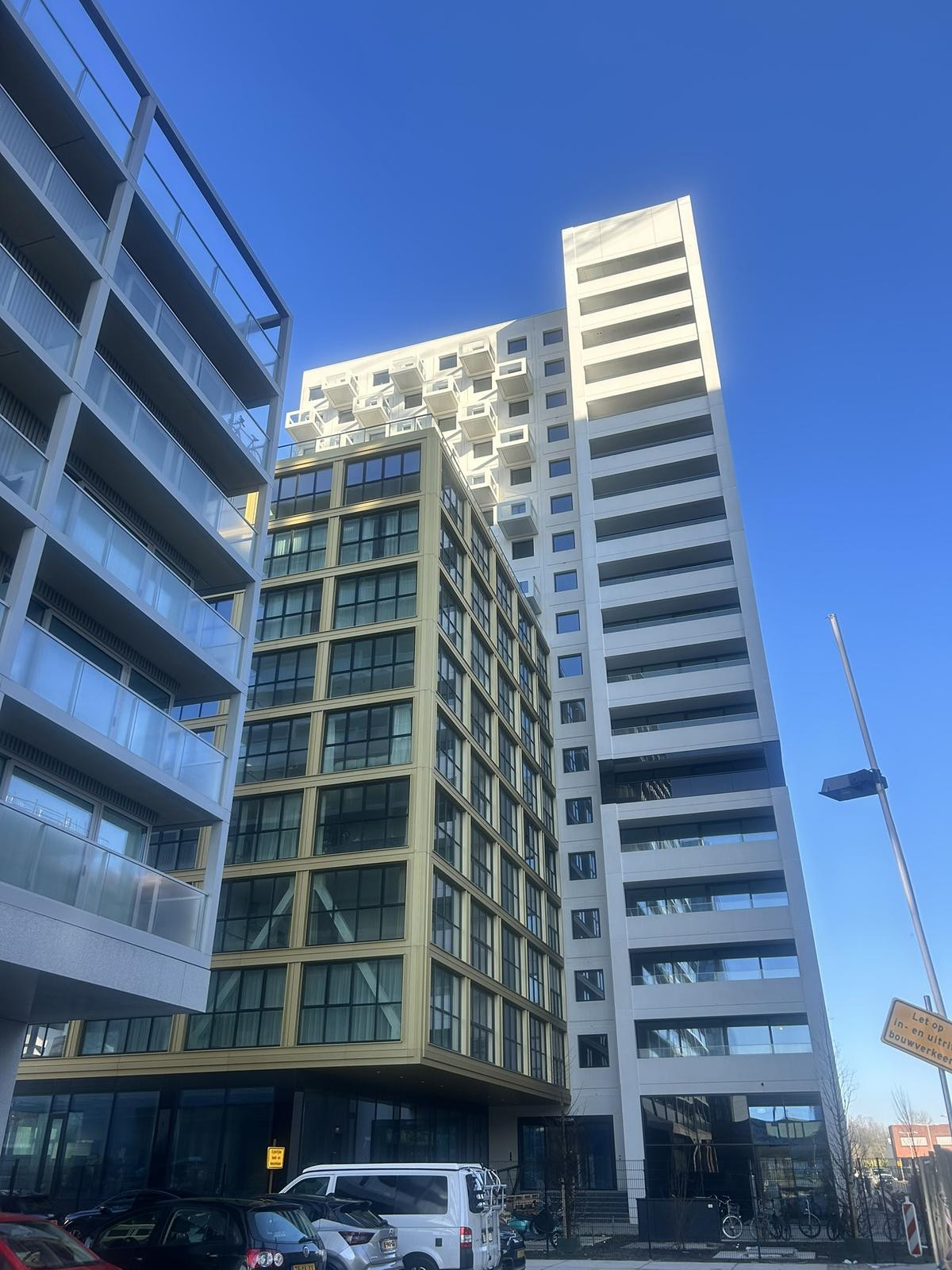 Woning aan de Dijkmeerlaan te Amsterdam