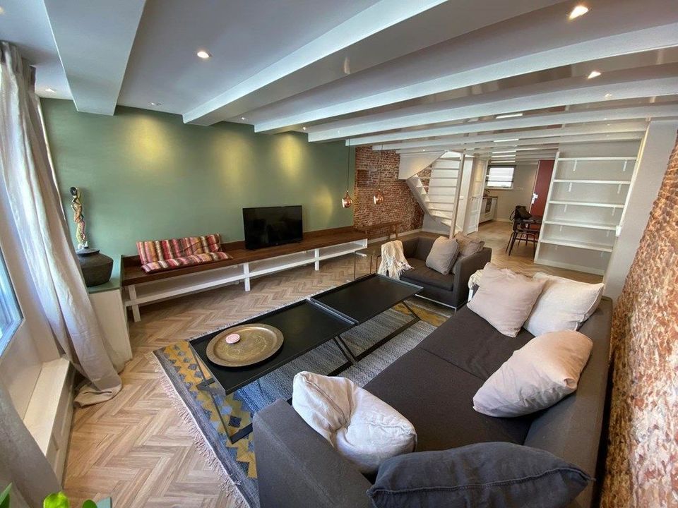 Woning aan de Haarlemmerstraat te Amsterdam