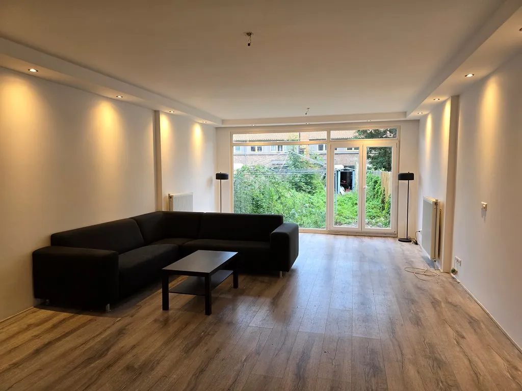 Woning aan de Strevelsweg te Rotterdam