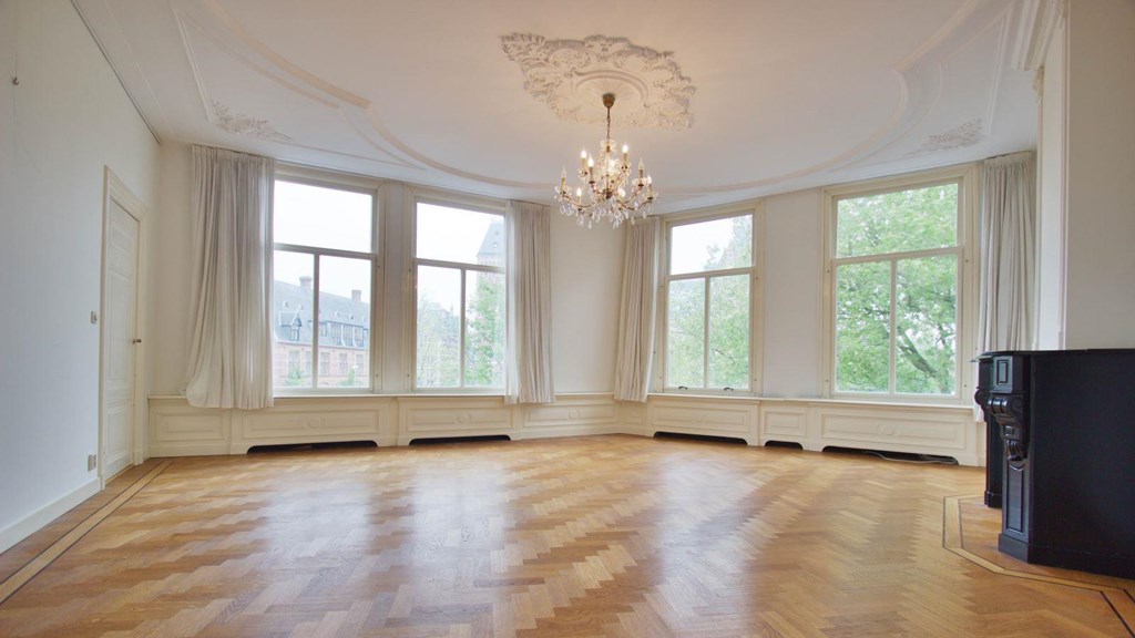 Woning aan de Ruysdaelkade te Amsterdam