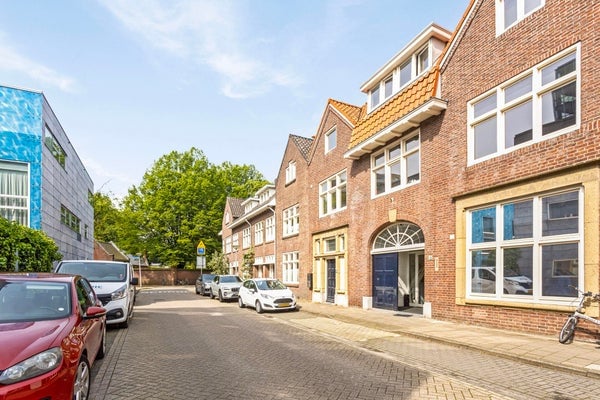 Woning aan de Zwembadweg te Eindhoven