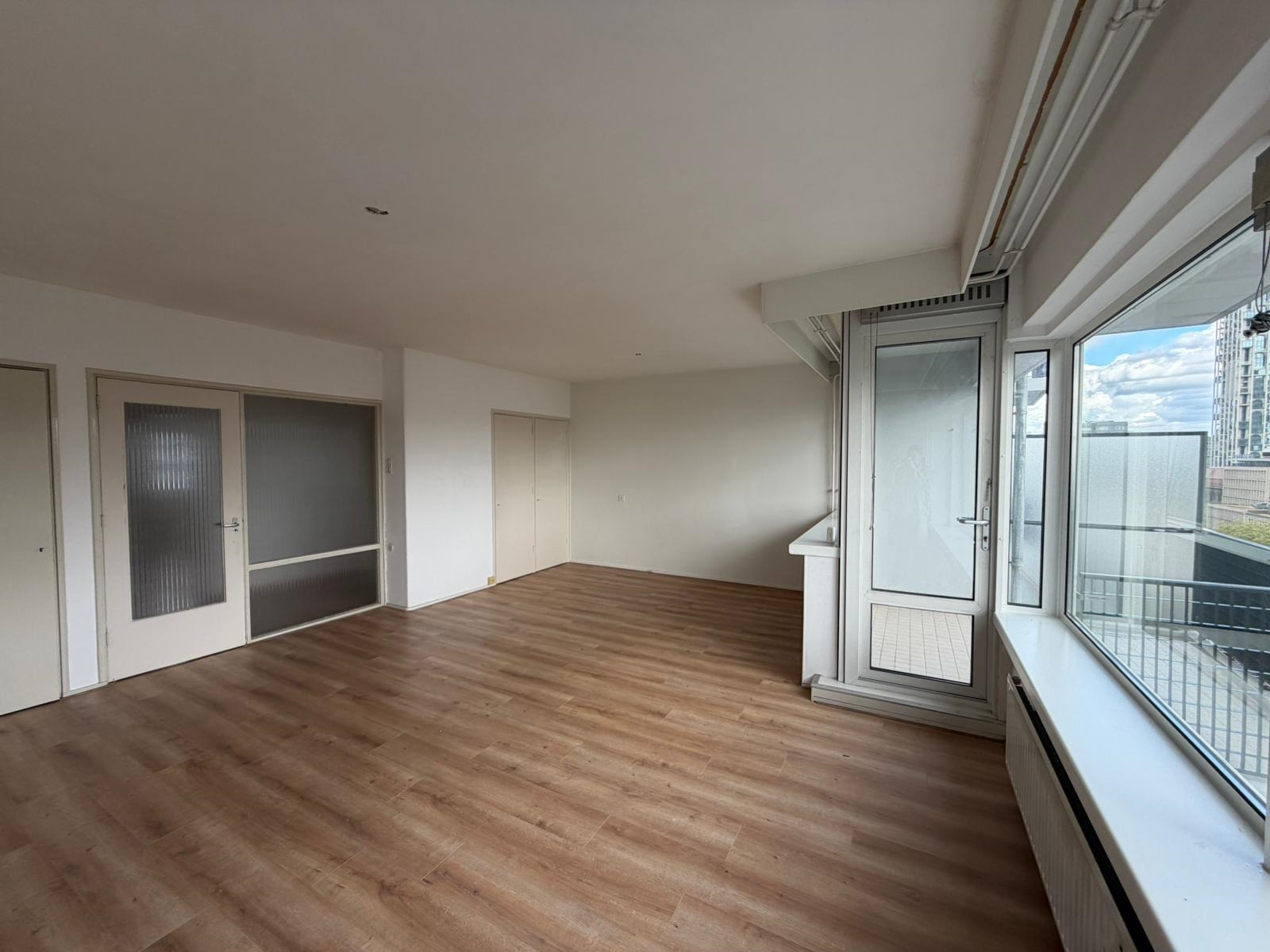 Woning aan de Kruiskade te Rotterdam