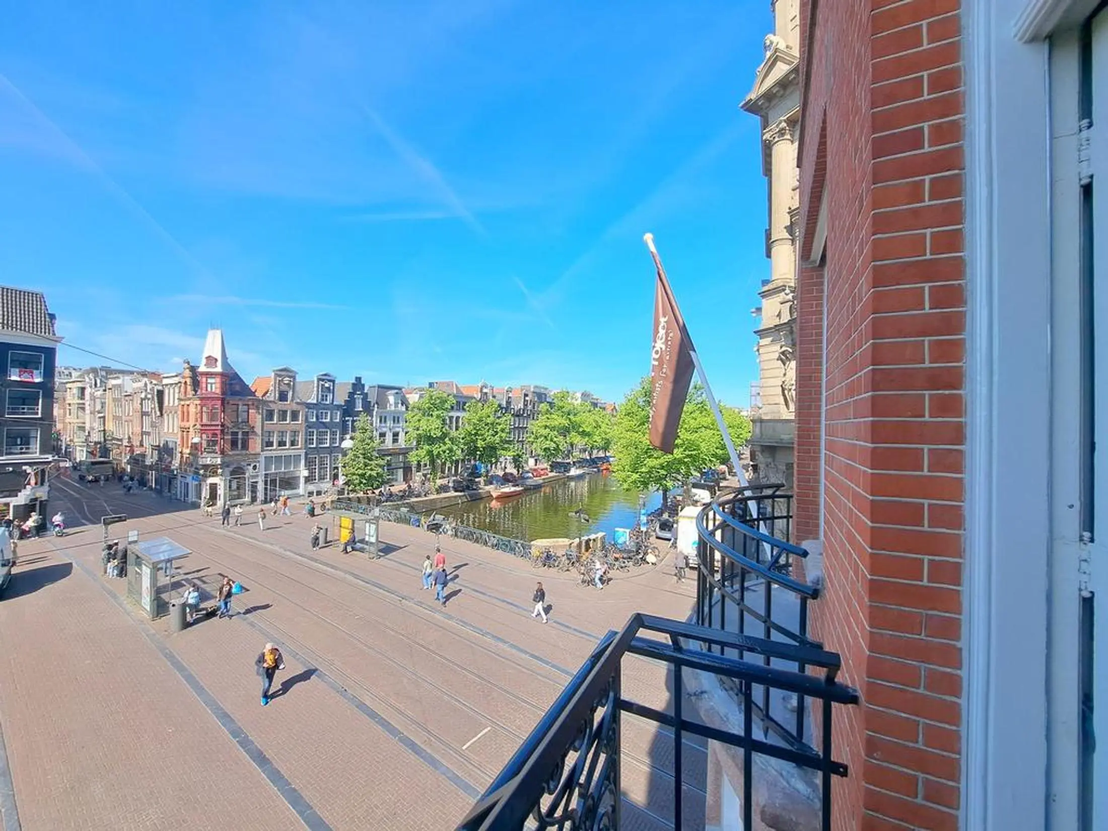 2 bedrooms Huurwoning Surface Area: 121m2