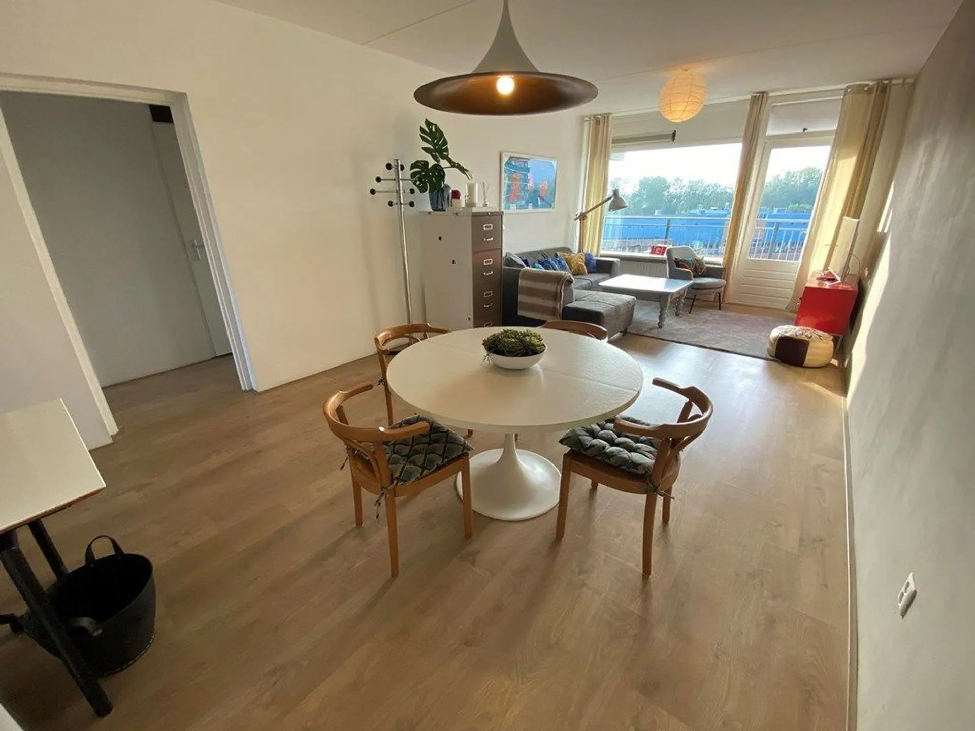 Woning aan de Loenermark te Amsterdam