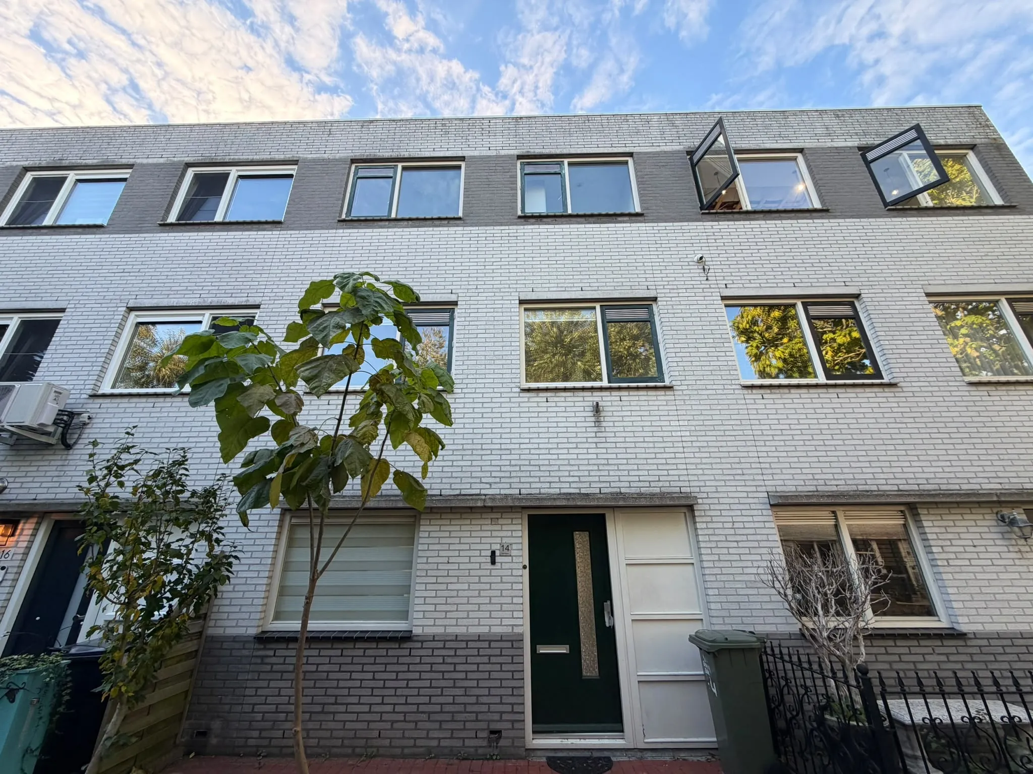 Woning aan de Dumontstraat te Haarlem