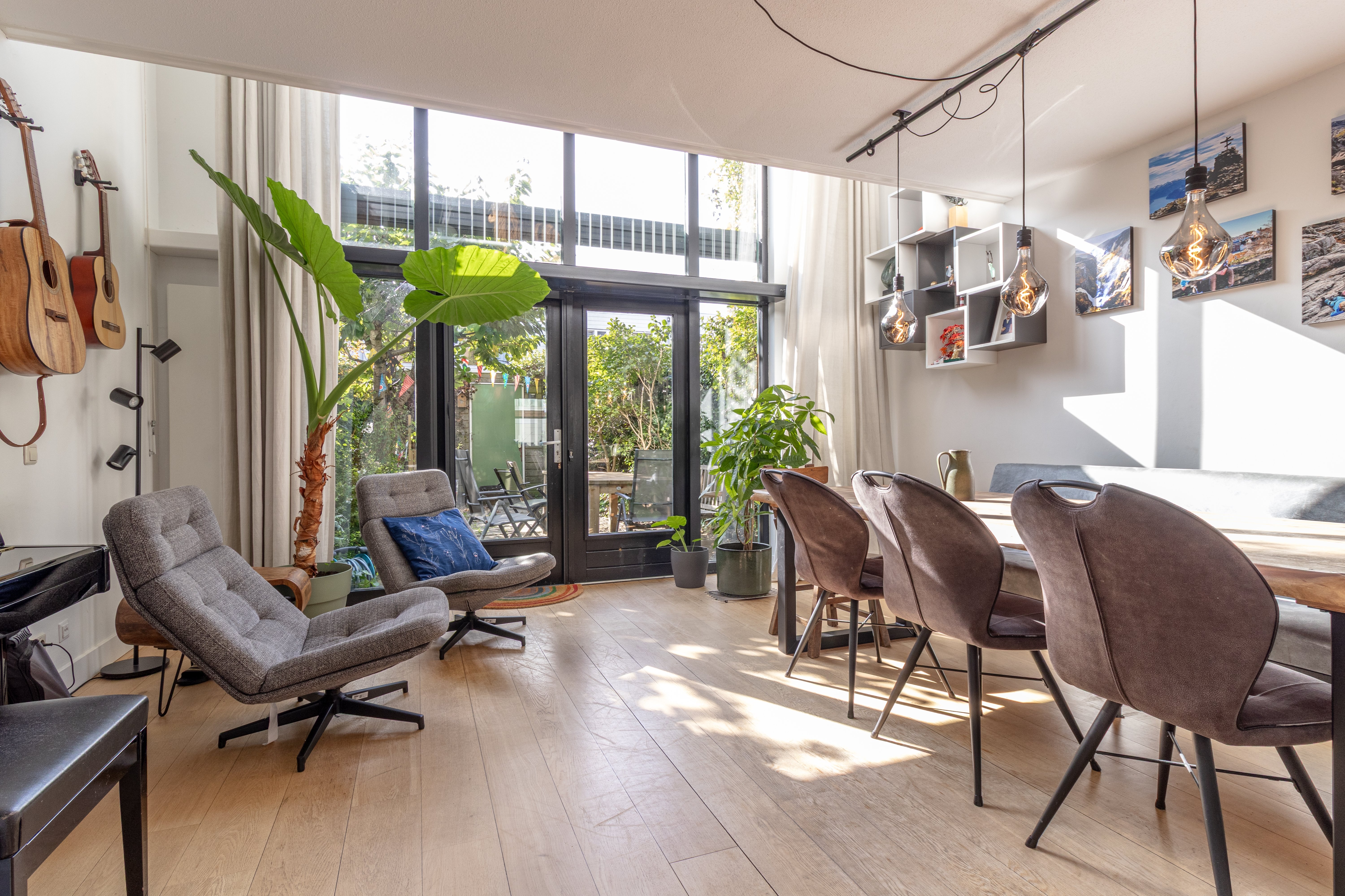 Woning aan de Zwanebloemlaan te Amsterdam